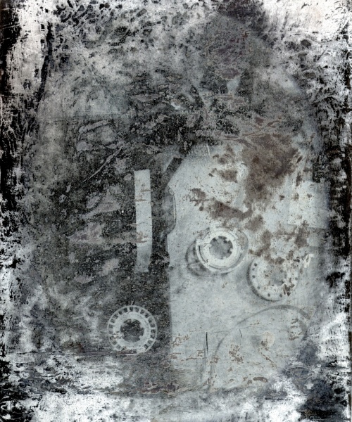 Post-Technology Daguerrotype, sèrie Il Futuro è già Passato, impressió digital de fotografia al daguerrotip, 12x9 cm., 2015.